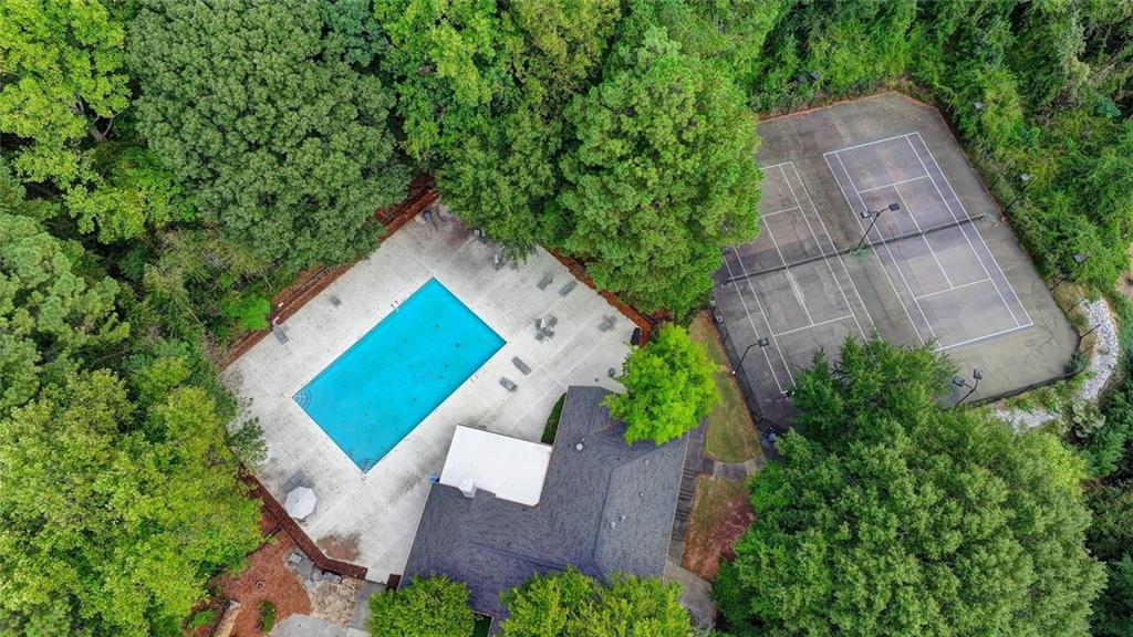 4101 Pine Heights Drive NE