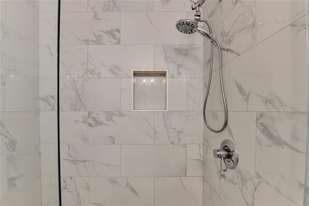 4101 Pine Heights Drive NE