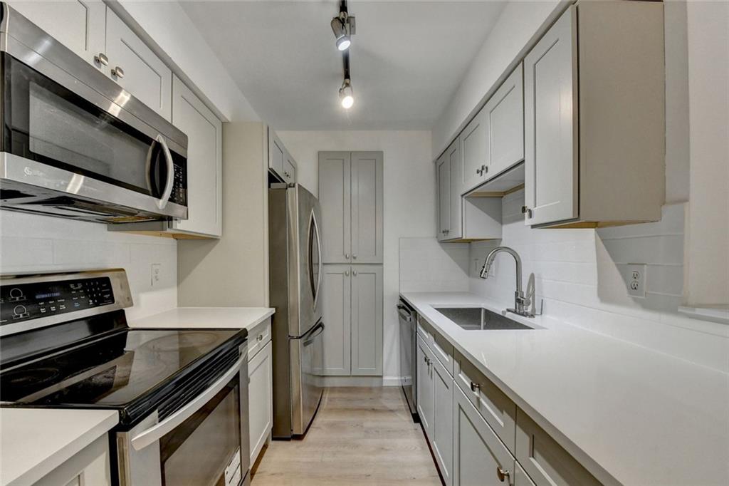 4101 Pine Heights Drive NE