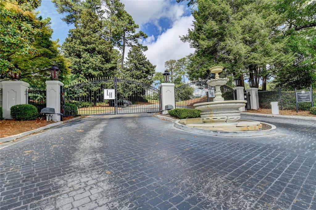 4101 Pine Heights Drive NE