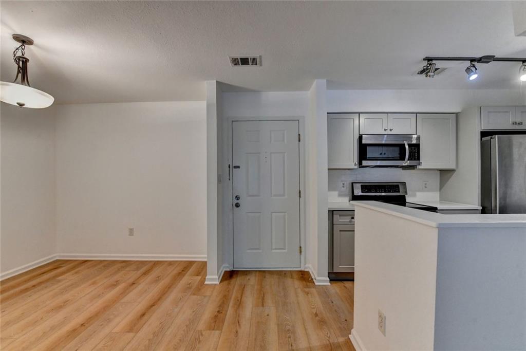 4101 Pine Heights Drive NE