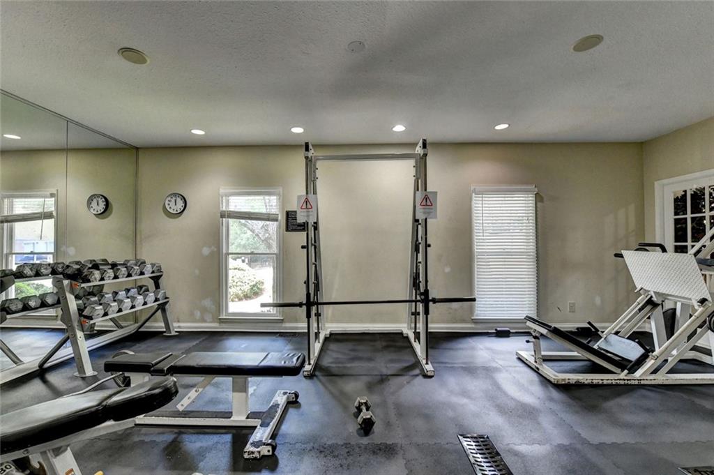 4101 Pine Heights Drive NE