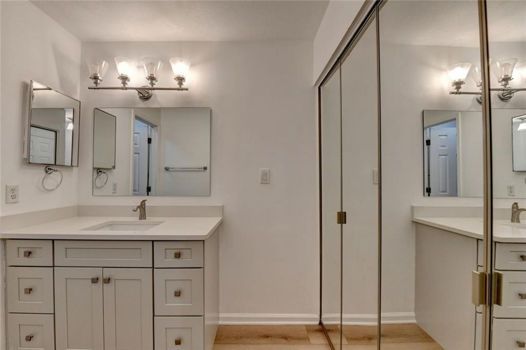 4101 Pine Heights Drive NE