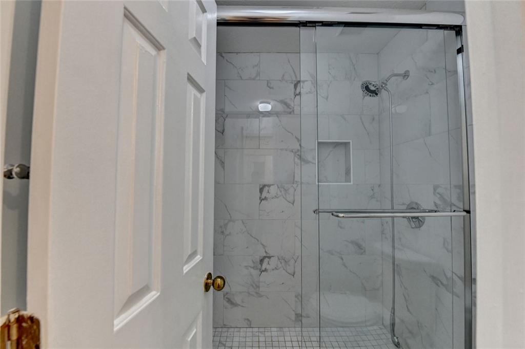 4101 Pine Heights Drive NE