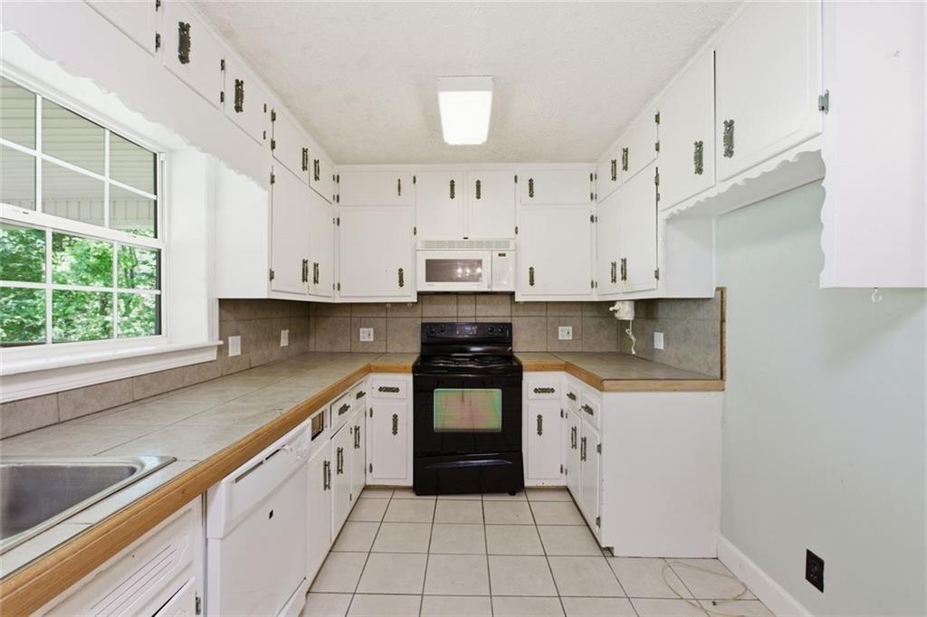 3695 Ledan Road
