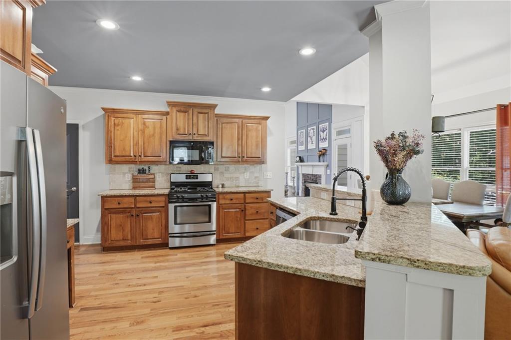 7470 Hedgerose Drive