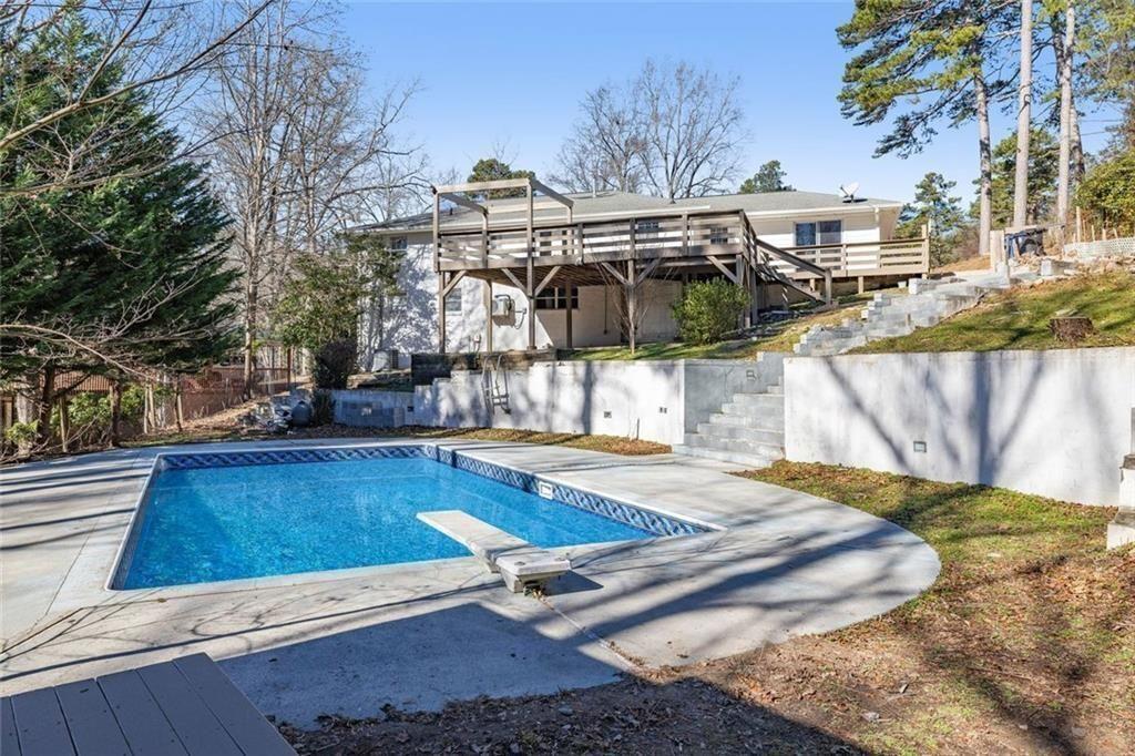 295 Oakland Drive