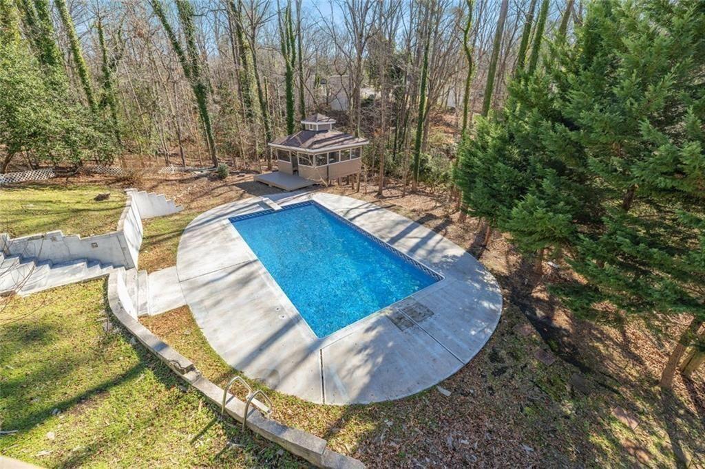 295 Oakland Drive