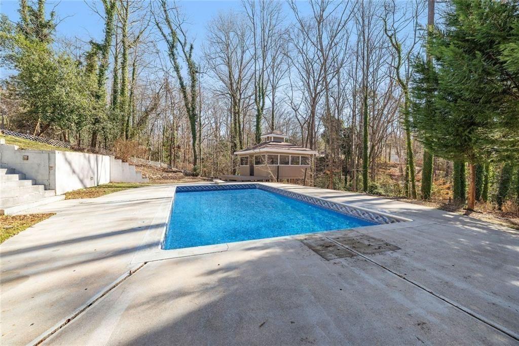 295 Oakland Drive