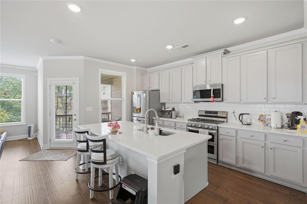 2095 Manor Pointe Drive