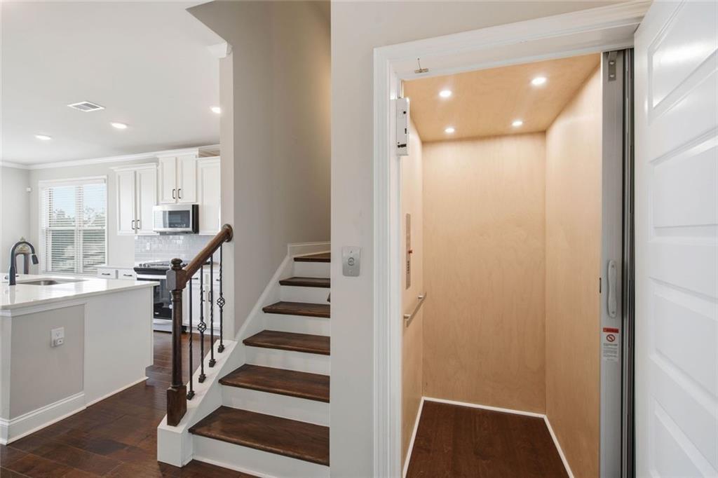1712 Habersham Villa Drive