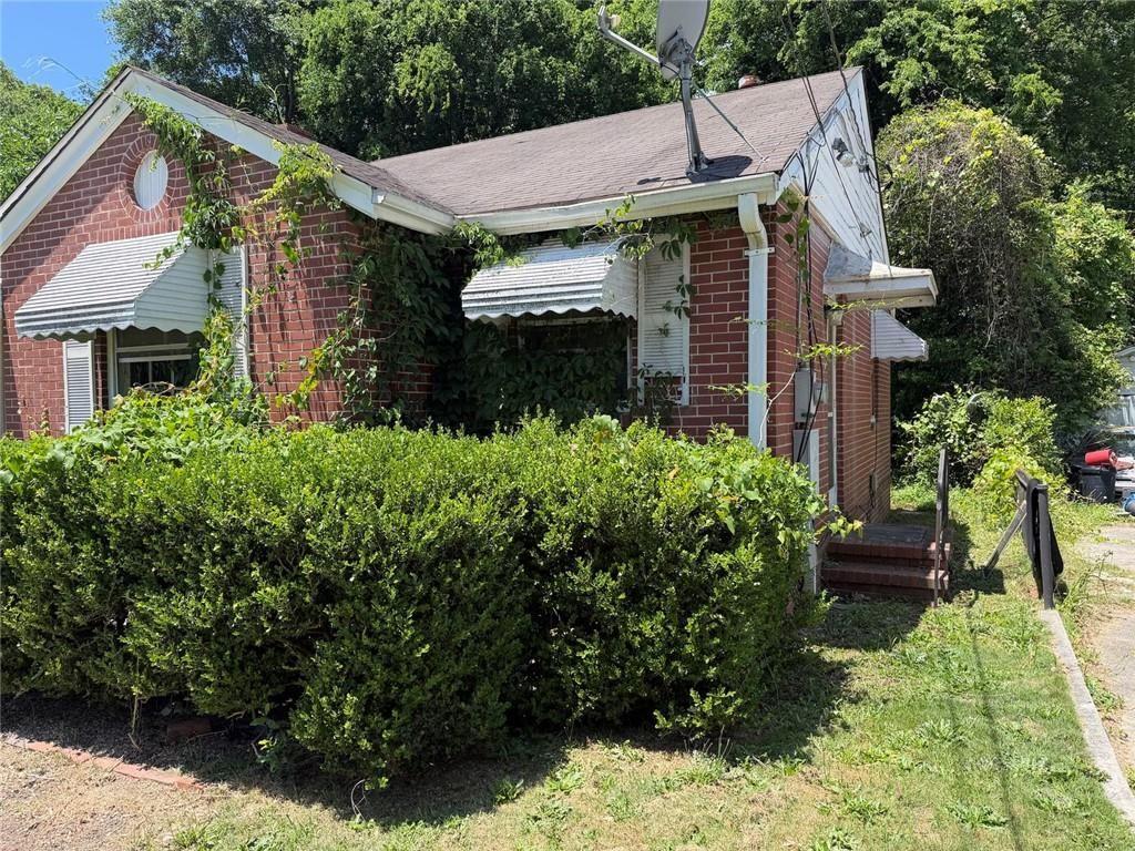 1095 Mimosa Drive