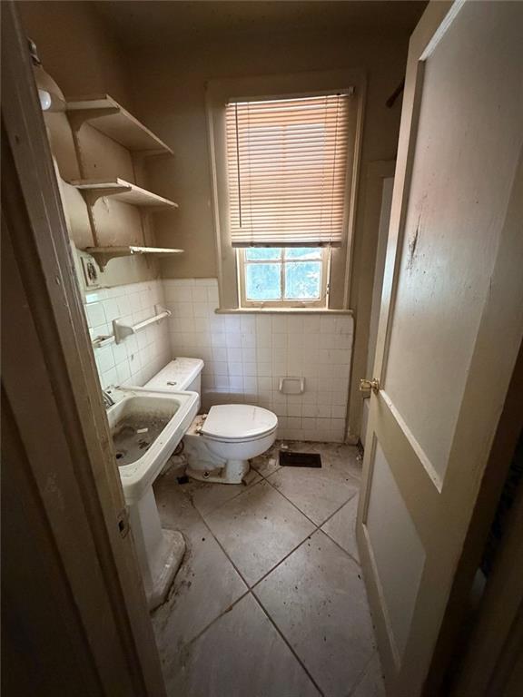 1095 Mimosa Drive