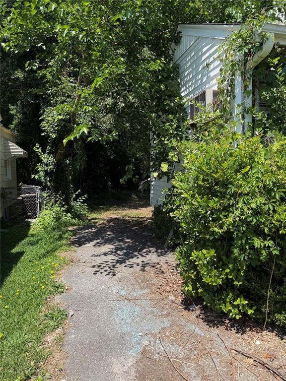 1095 Mimosa Drive