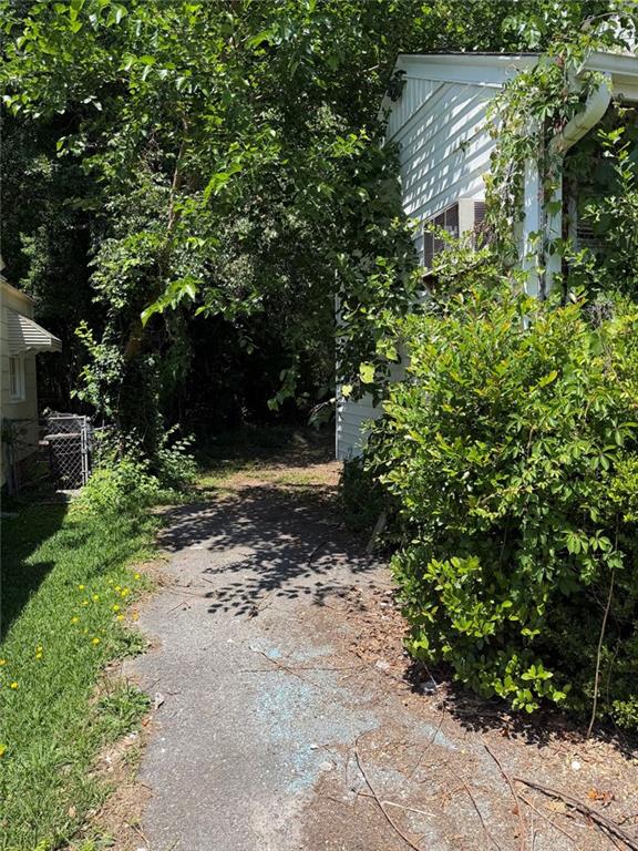 1095 Mimosa Drive