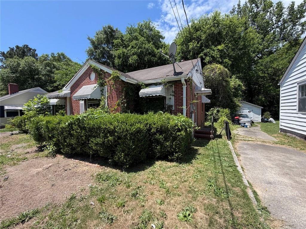 1095 Mimosa Drive