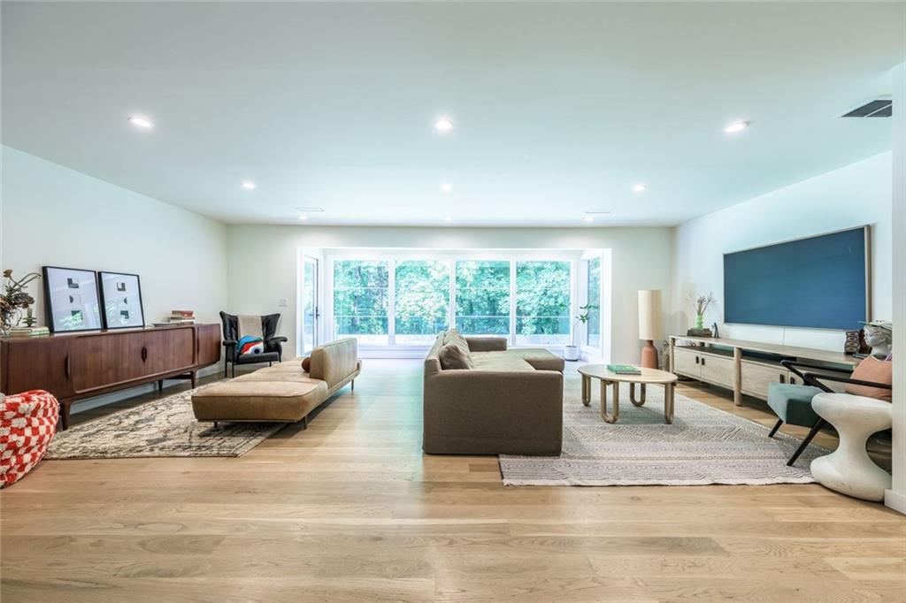 1036 Vistavia Circle
