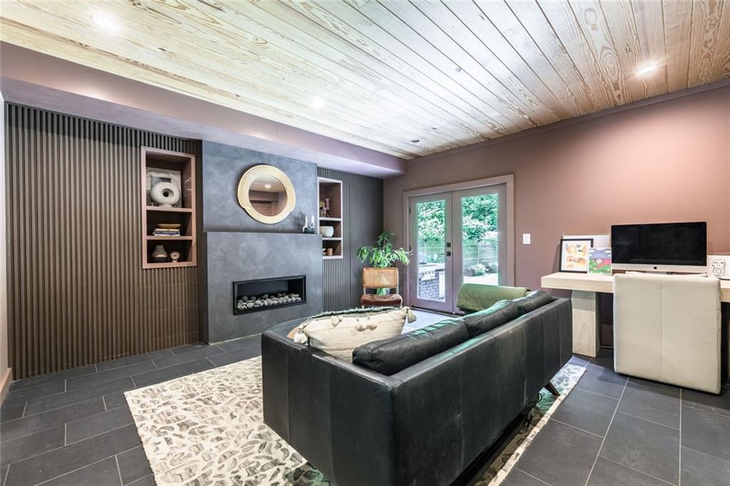 1036 Vistavia Circle