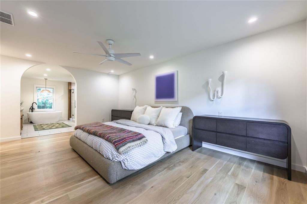 1036 Vistavia Circle