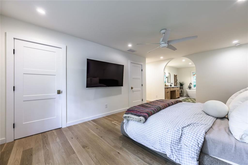 1036 Vistavia Circle