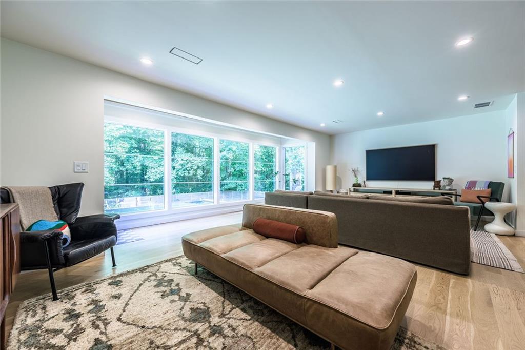 1036 Vistavia Circle