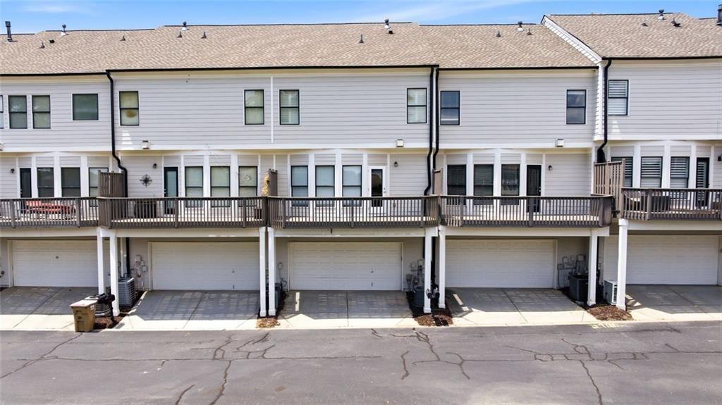 352 Suwanee Avenue