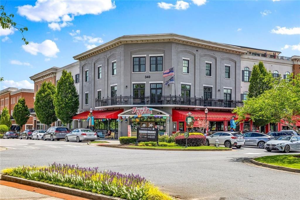 352 Suwanee Avenue