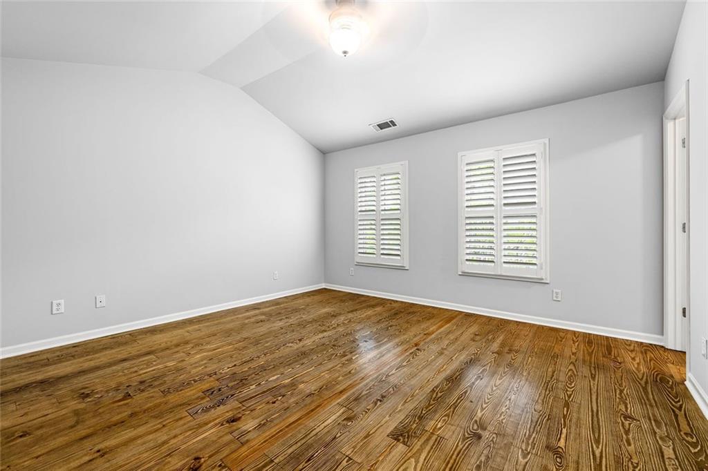 352 Suwanee Avenue