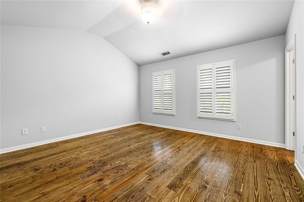 352 Suwanee Avenue