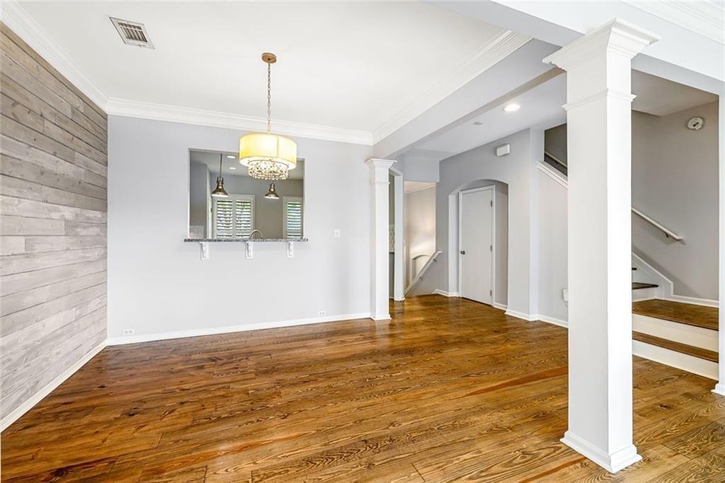 352 Suwanee Avenue