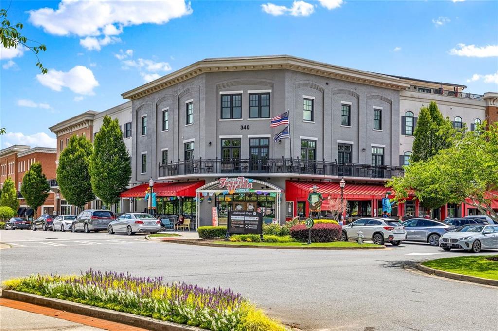 352 Suwanee Avenue