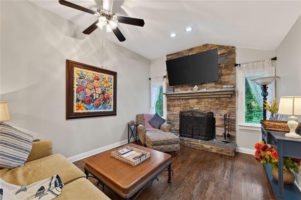 386 Longview Drive