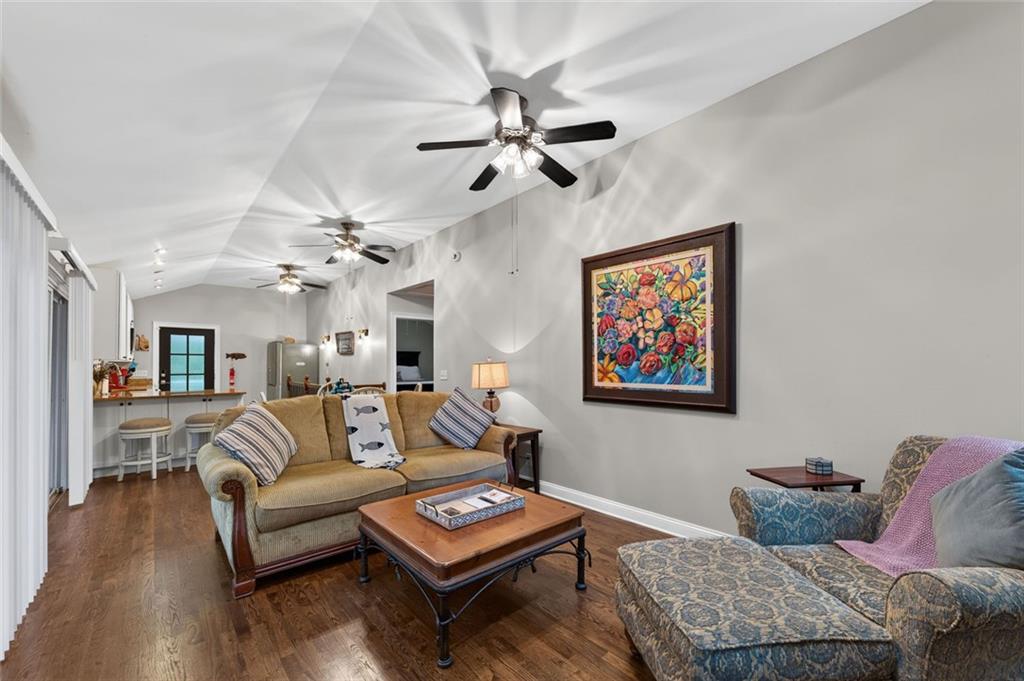386 Longview Drive