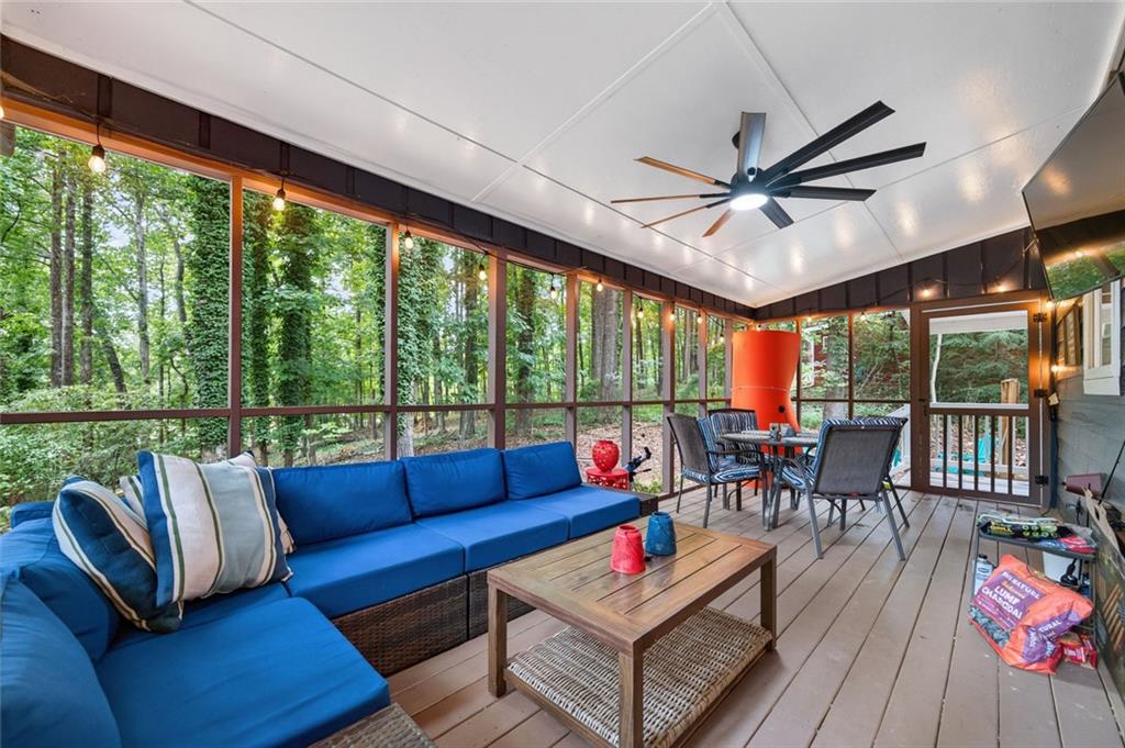 386 Longview Drive