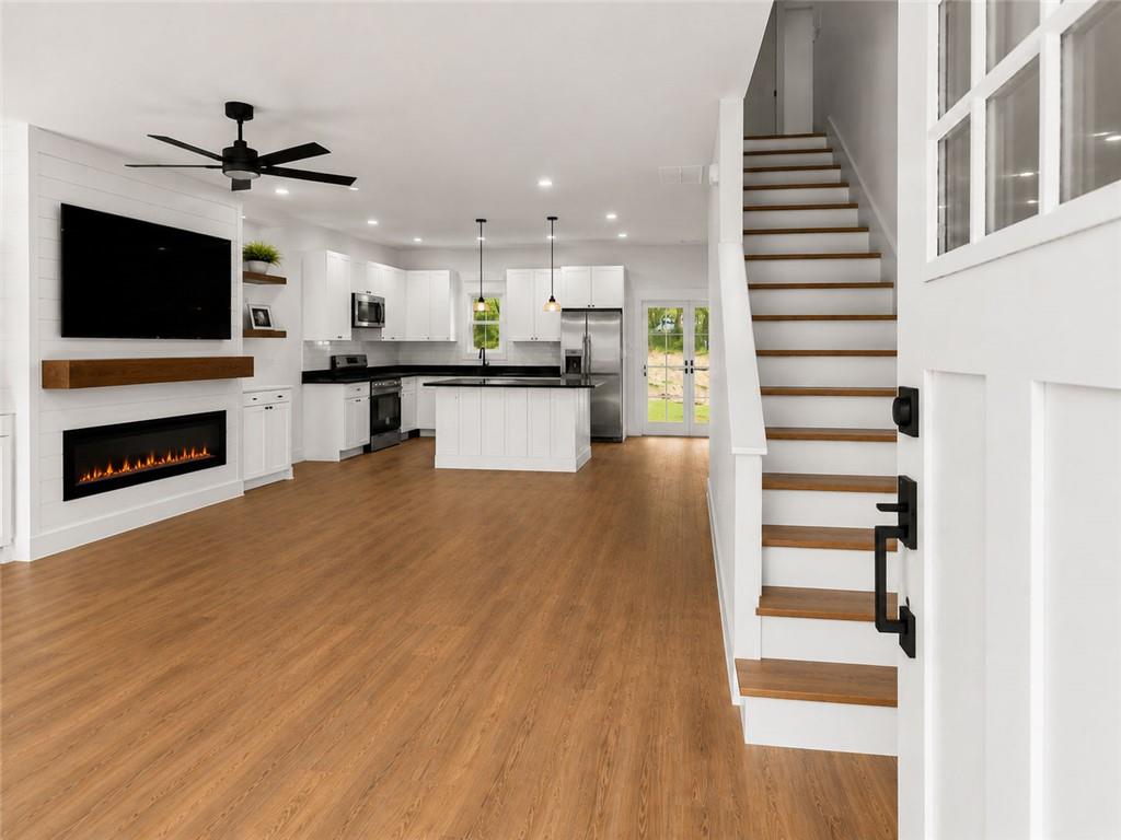 6711 Wildwood Trail