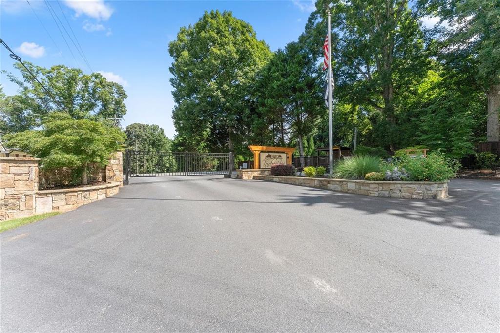 6711 Wildwood Trail