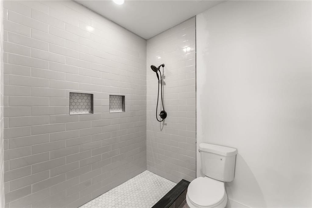 6711 Wildwood Trail