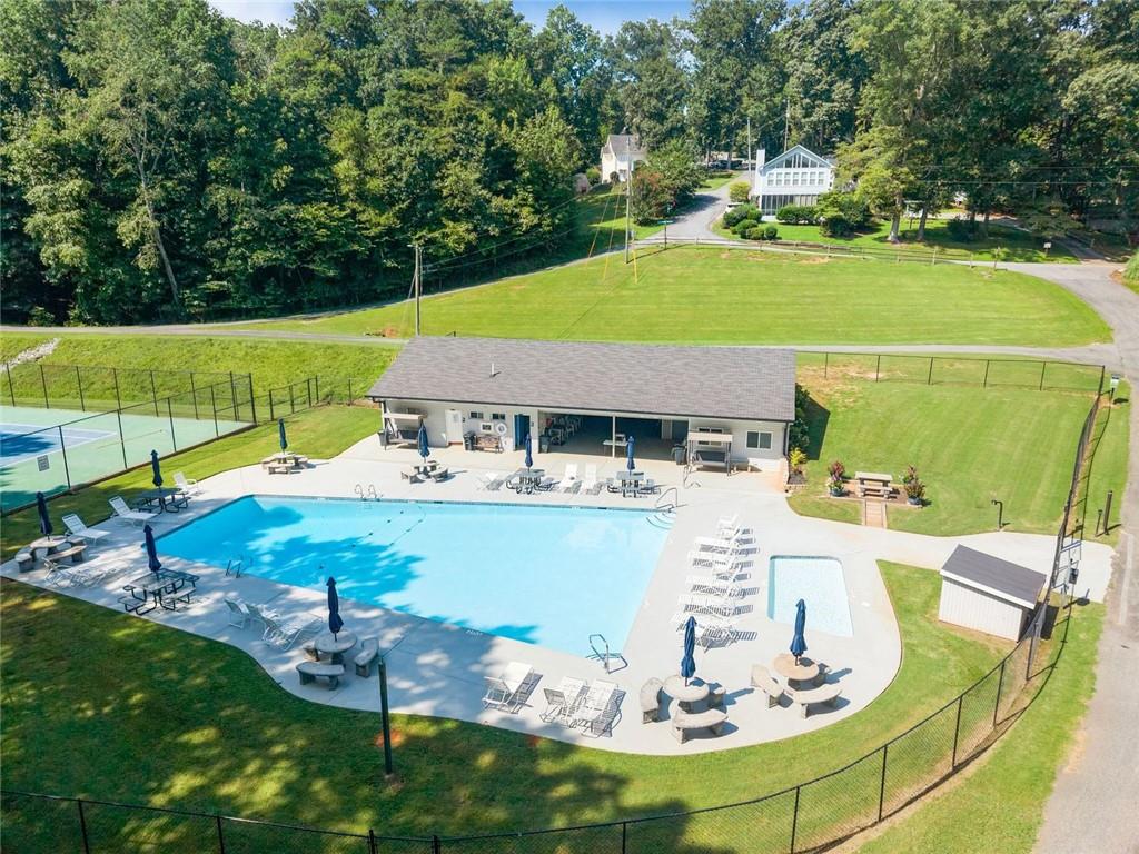 6711 Wildwood Trail
