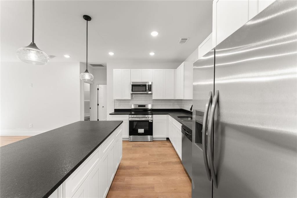 6711 Wildwood Trail