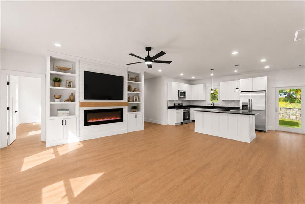 6711 Wildwood Trail