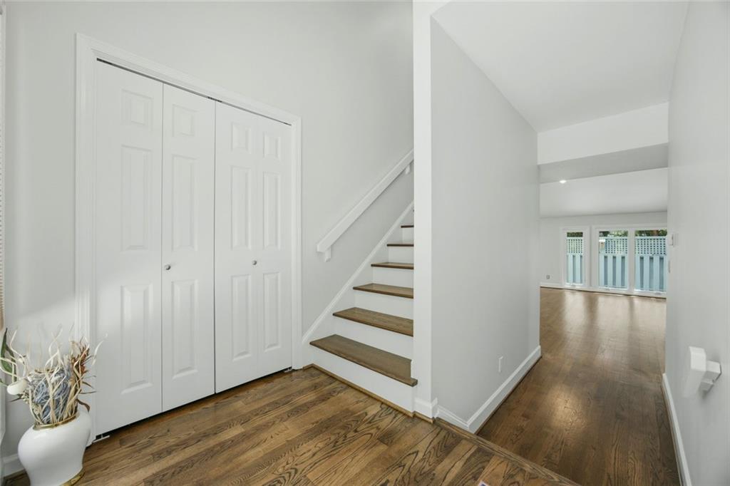 2990 Ascot Lane