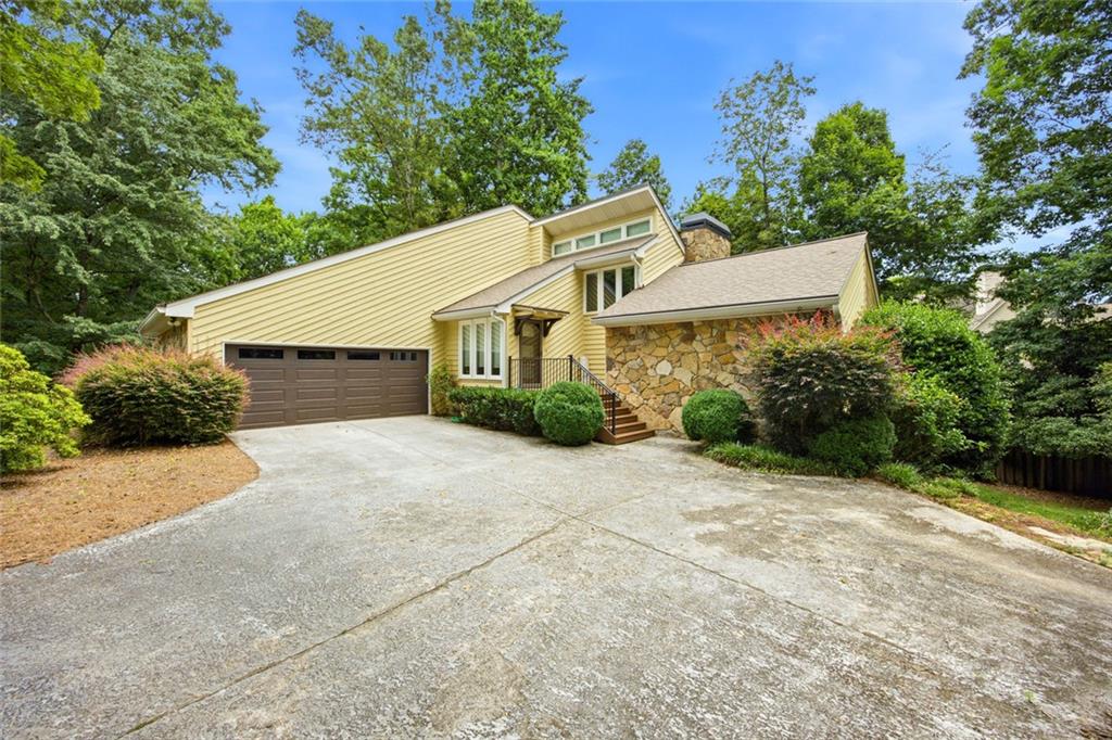 2990 Ascot Lane