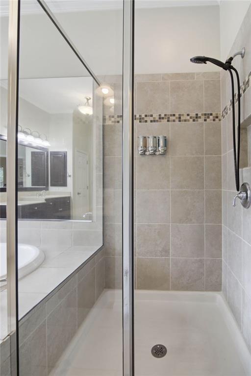5511 Waters Edge Trail