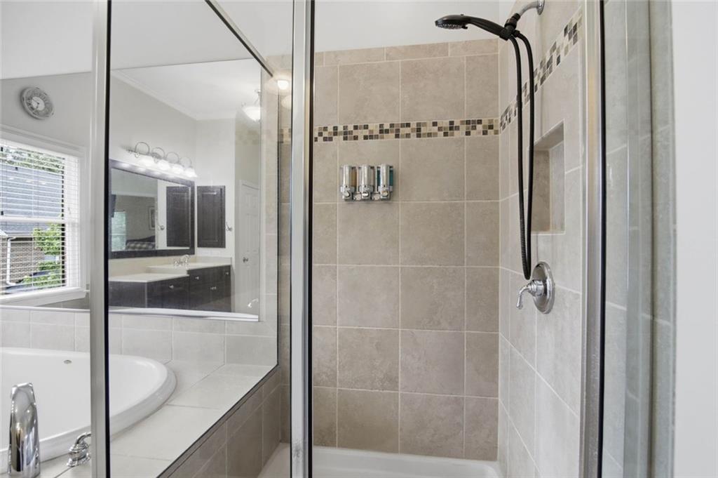 5511 Waters Edge Trail