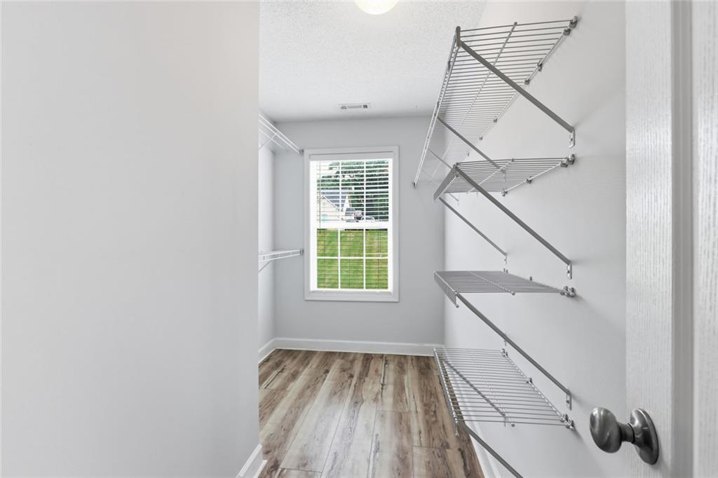 953 Jefferson Walk Circle