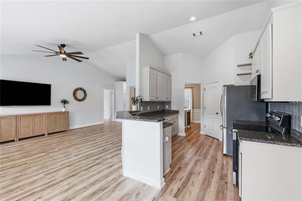 953 Jefferson Walk Circle