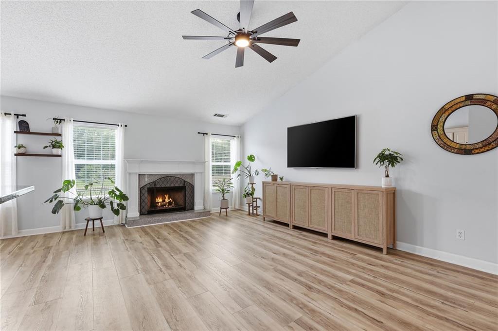 953 Jefferson Walk Circle