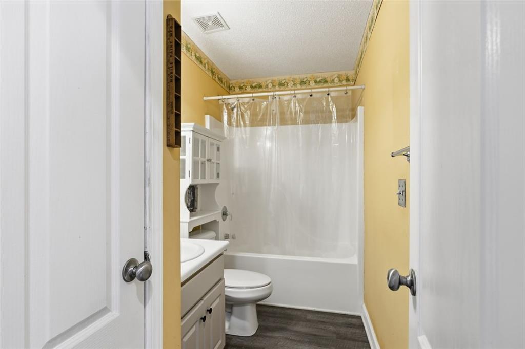 953 Jefferson Walk Circle