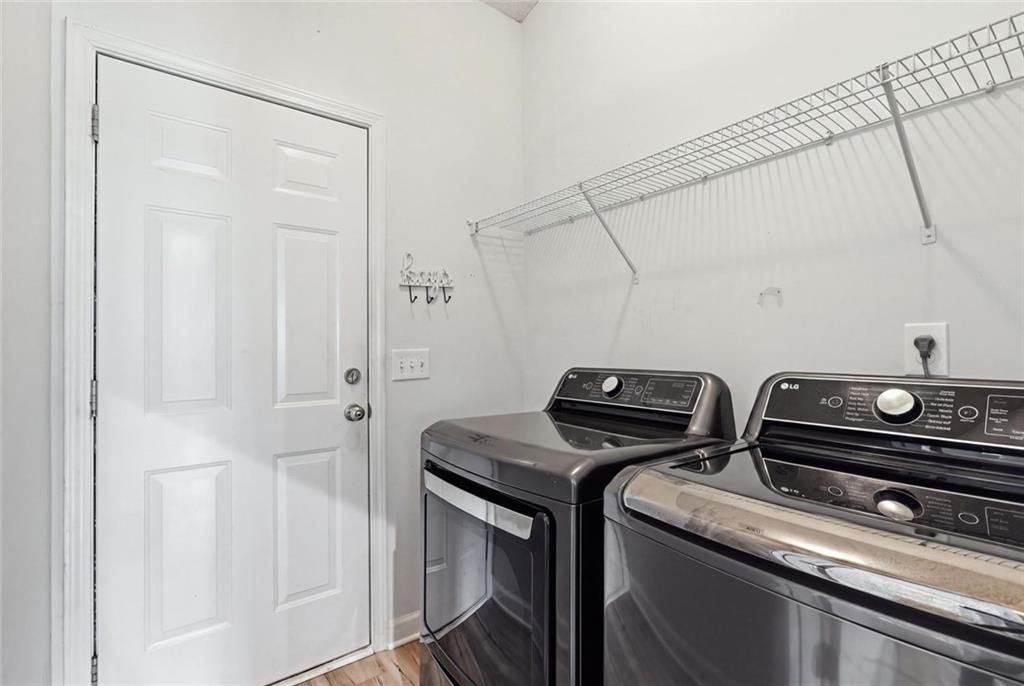 953 Jefferson Walk Circle