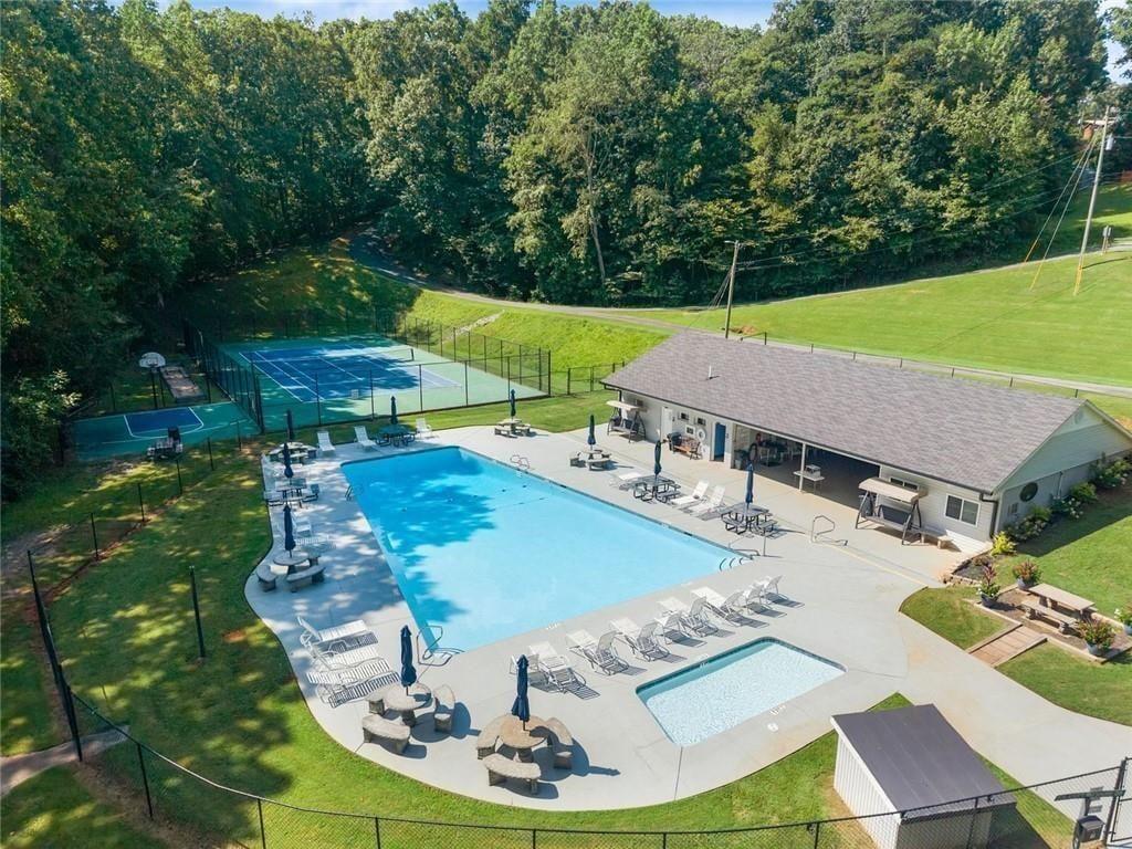 6711 Wildwood Trail